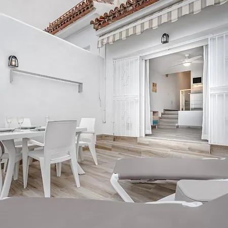 Apartamento Fully Refurbished Holiday Apartment With Terrace Costa Adeje (Tenerife)